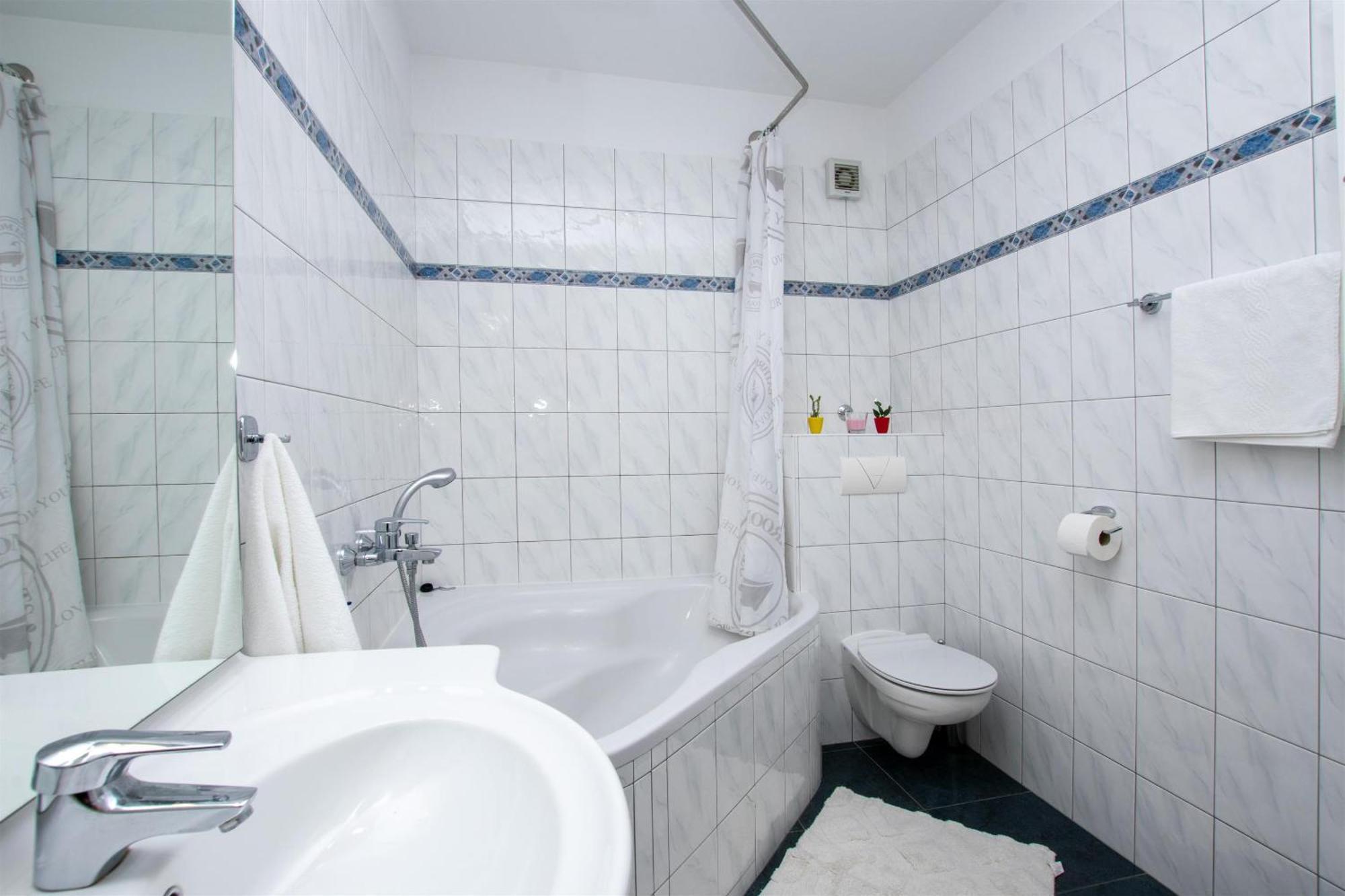 Apartment Zdravko Омиш Экстерьер фото