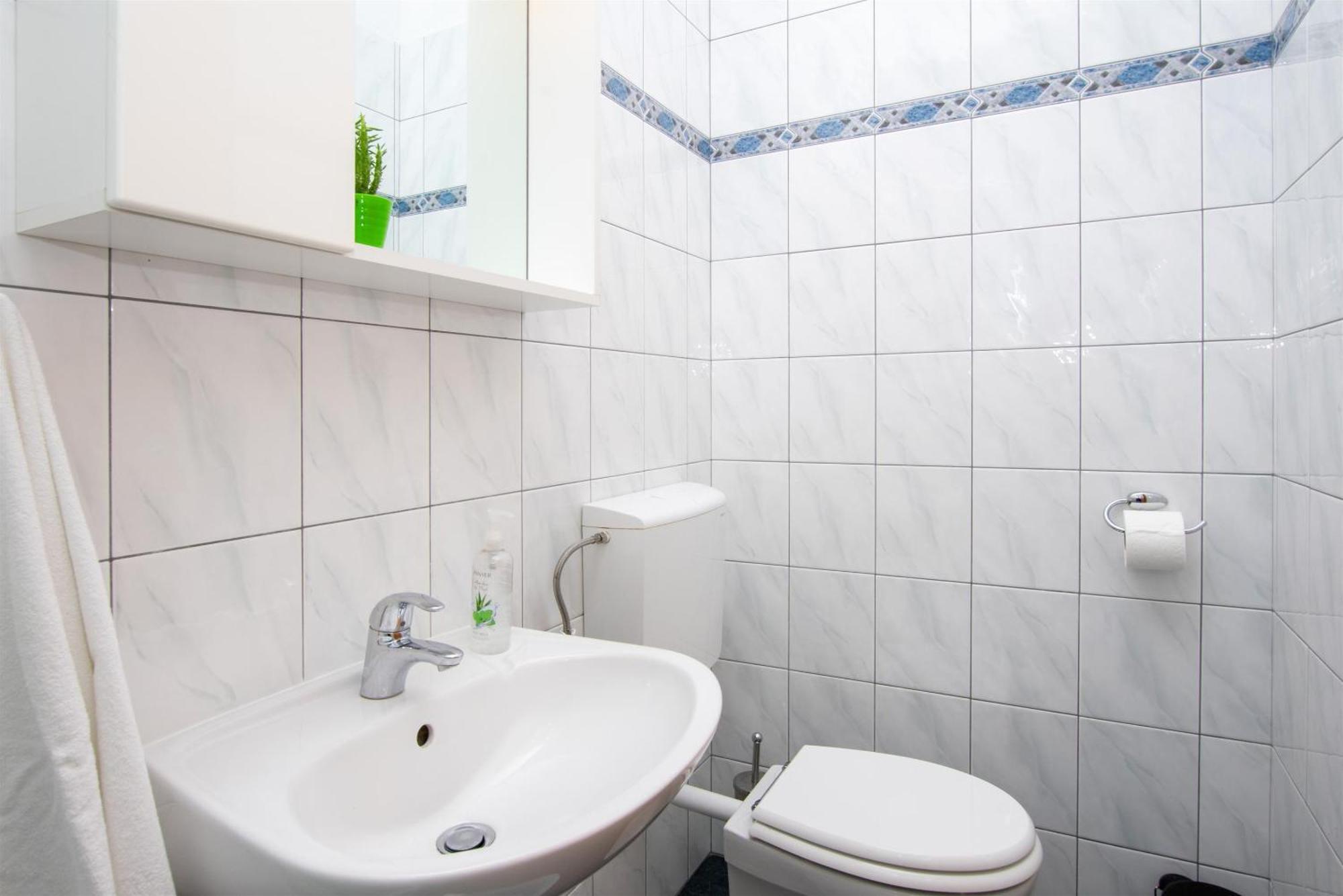 Apartment Zdravko Омиш Экстерьер фото