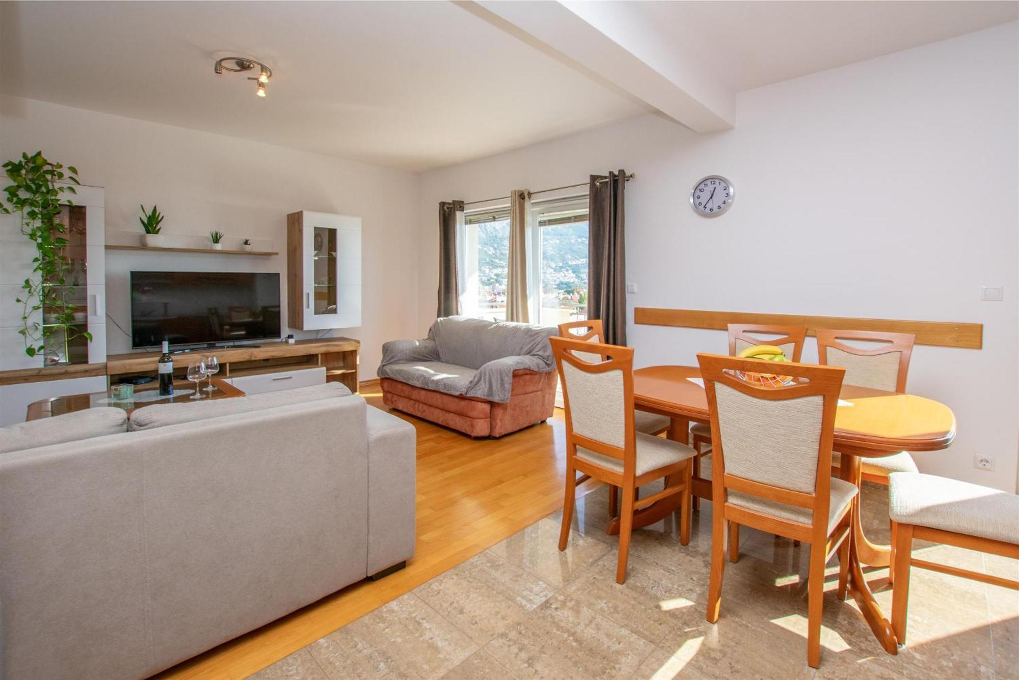 Apartment Zdravko Омиш Экстерьер фото