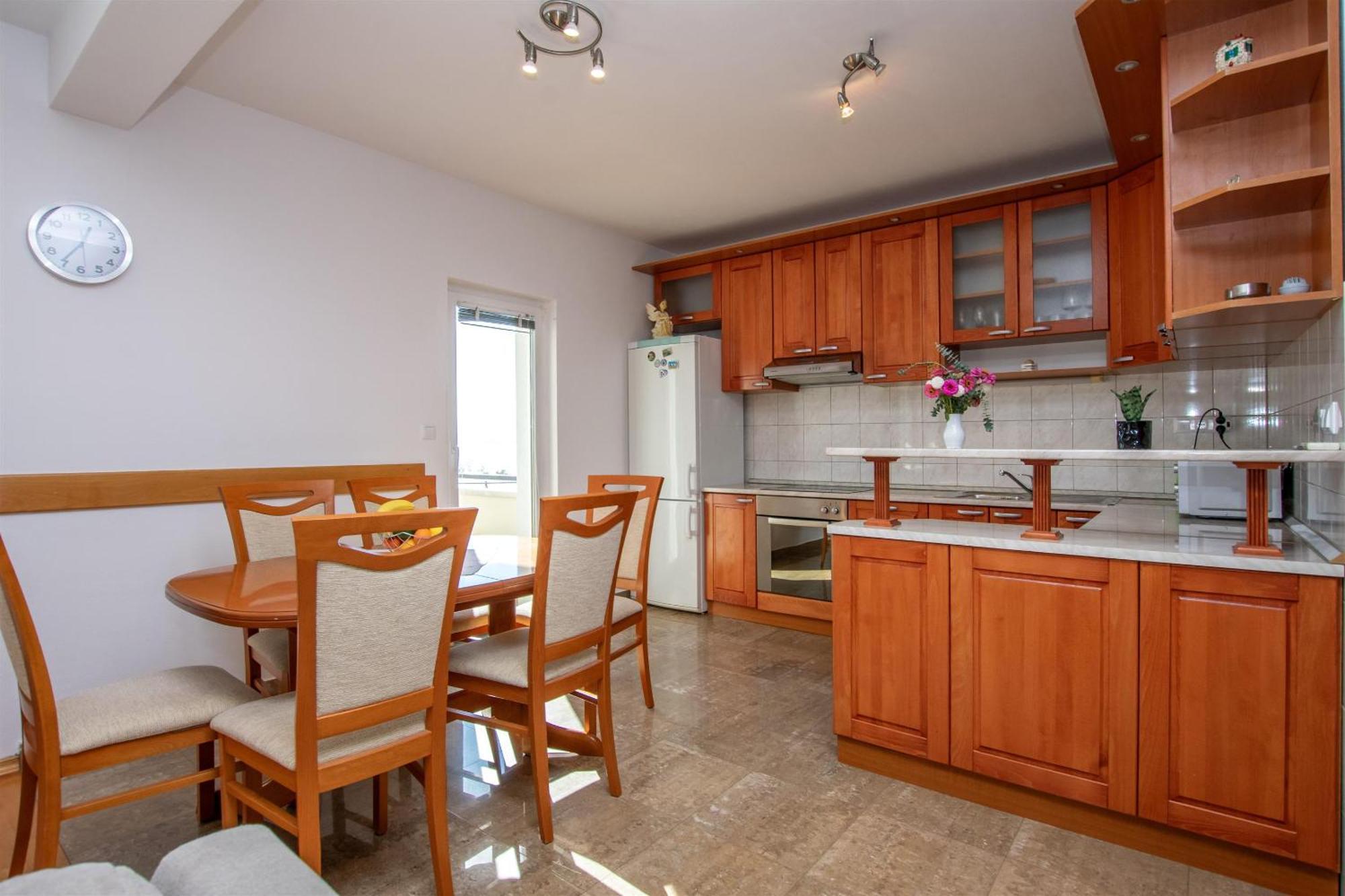 Apartment Zdravko Омиш Экстерьер фото