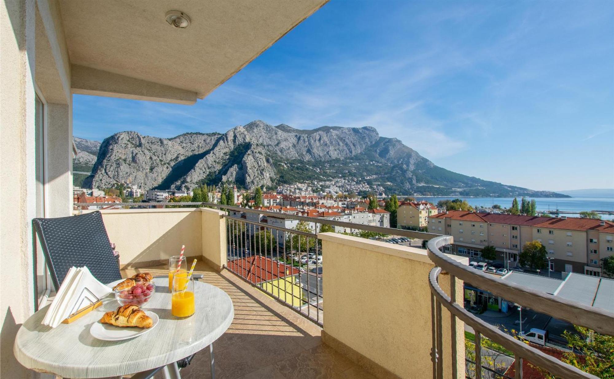 Apartment Zdravko Омиш Экстерьер фото