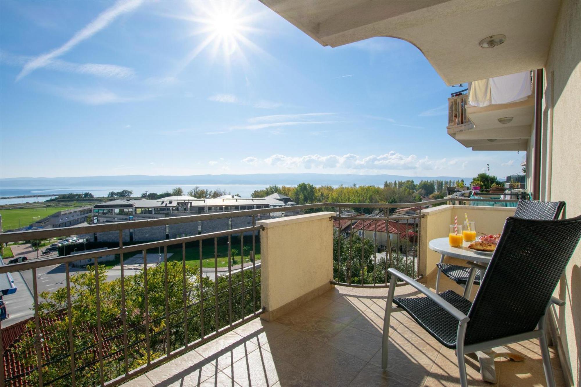 Apartment Zdravko Омиш Экстерьер фото
